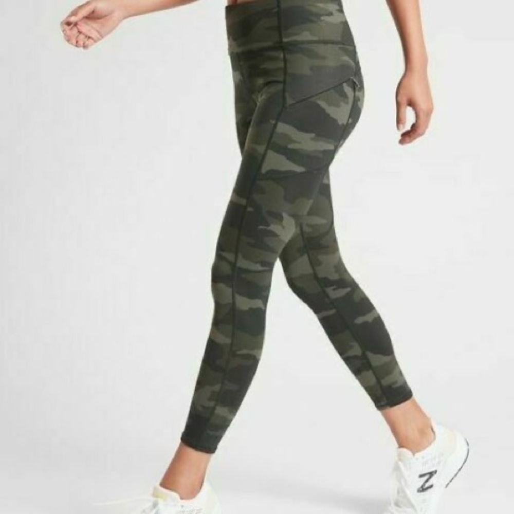 ATHLETA Contender 7/8 tight XS - camouflage - LIKE NEW